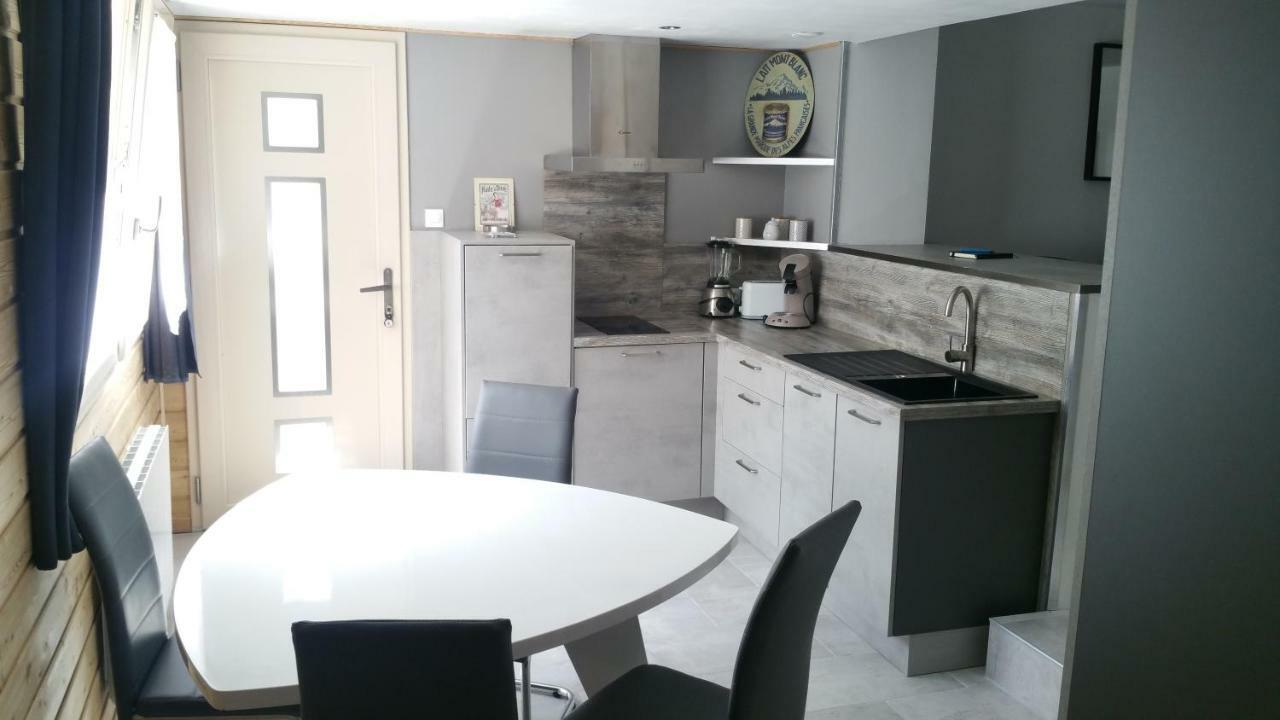 Les 3 Marguerites Apartment Luzenac Ngoại thất bức ảnh